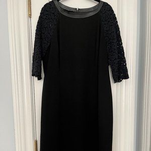 Lafayette 148 Dinner/Cocktail/Formal Dress with long lace sleeves. Black Size 12